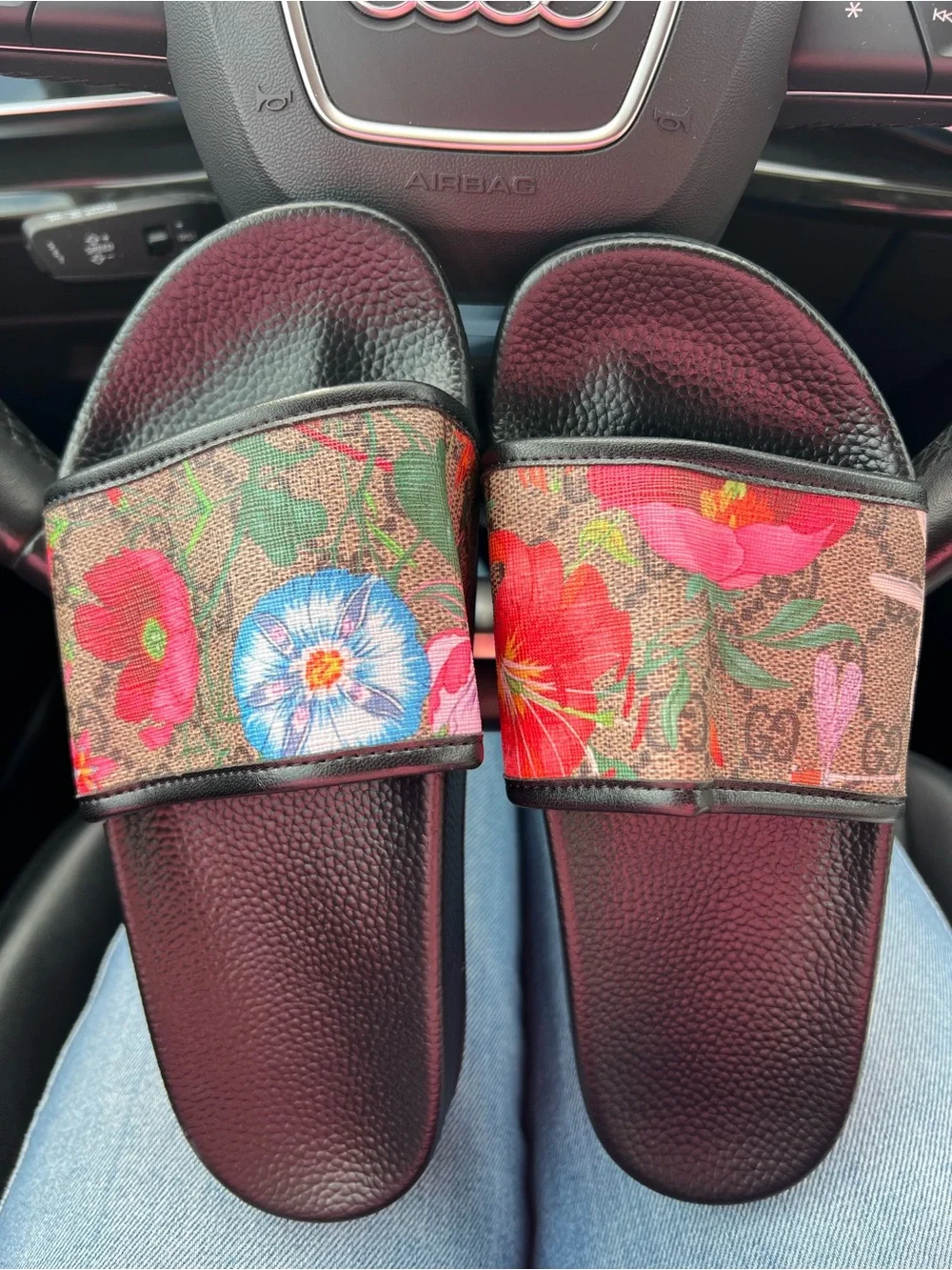 NEW Black Slide Sandals with Floral Design Size 37 - Picture 2 of 9